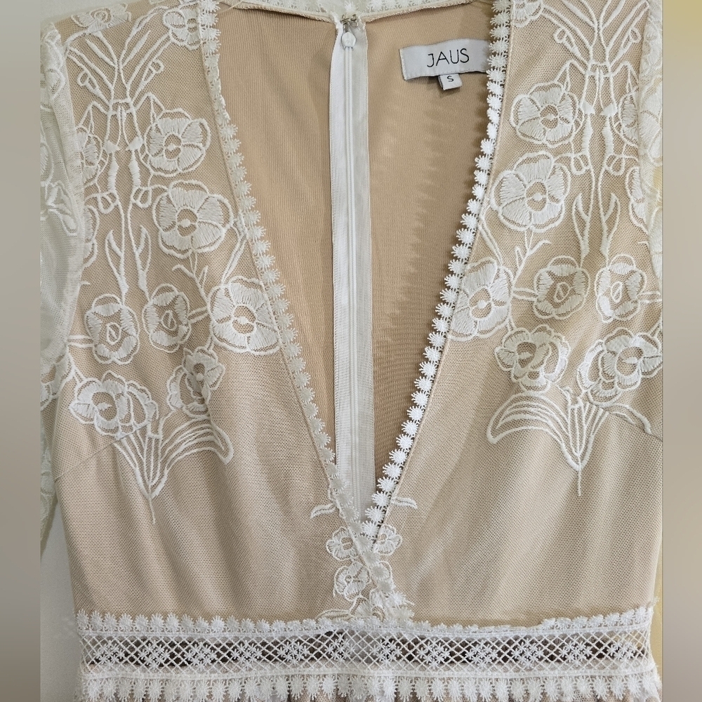 Jaus Tallulah Maxi Dress in Ivory/Nude Small Plunging Neck Lace Wedding Bride - Picture 9 of 10